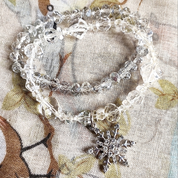 Pair of 2 Clear Faceted Crystal Stretch Bracelets Vintage Silver Tone Snowflake - Picture 10 of 16